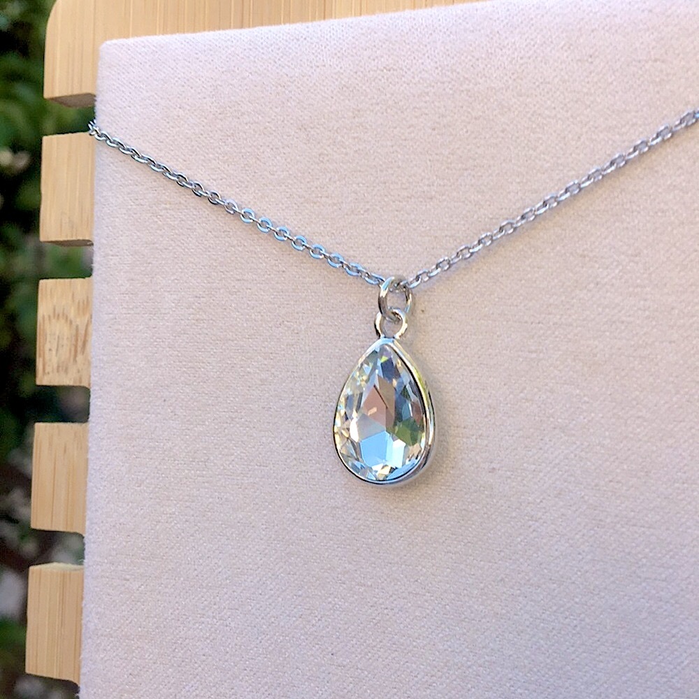 Elegant Silver Pear Crystal Drop Pendant Necklace - Picture 5 of 7